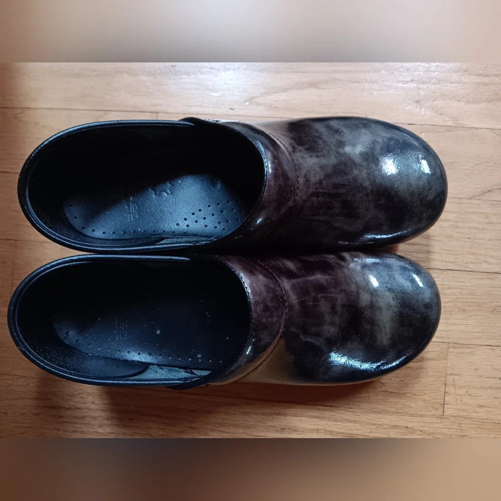 Dansko Sanita Professional Clogs - Picture 2 of 3